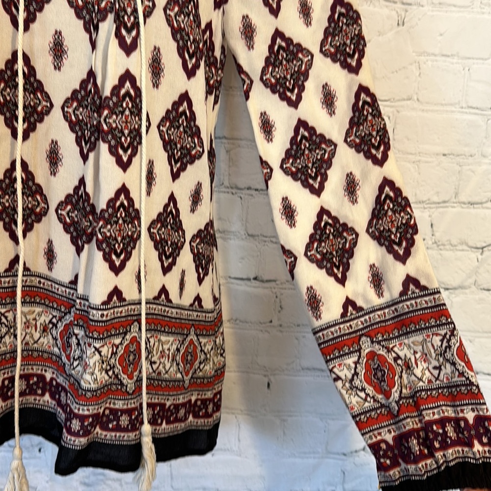 Altar’d State boho top with ties - Picture 4 of 7